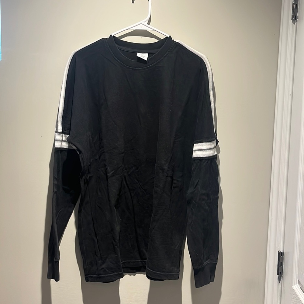 Urban outfitters tee long sleeves